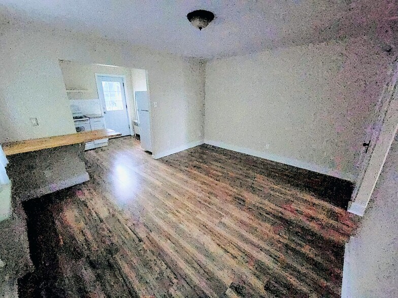 Bed Room - 529 S Main St