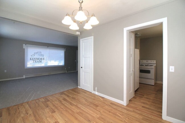 Building Photo - 3 Bedroom, 2 Bath Duplex in Central Richland