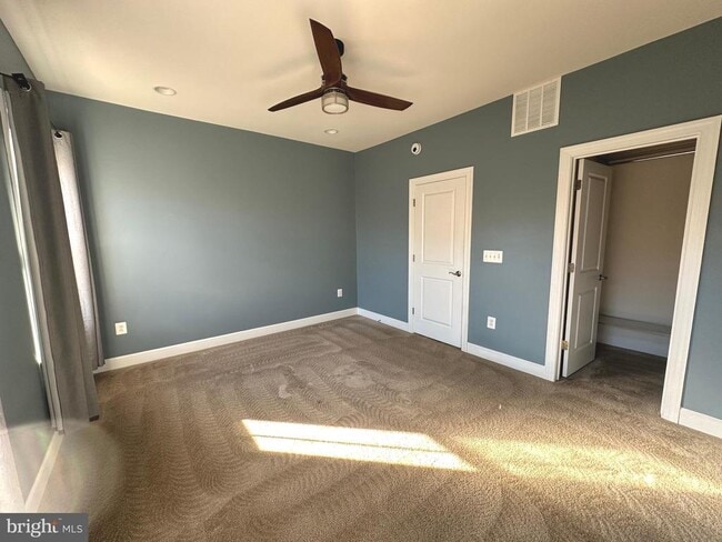 Building Photo - 3697 Ambrose Hills Rd