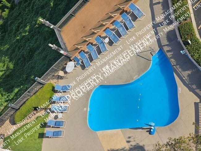 Building Photo - 1131 Stringers Ridge Rd