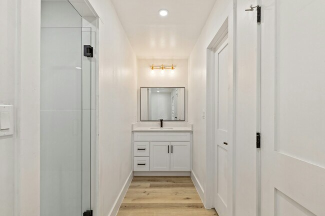 Building Photo - 15655 Regal Hill Cir