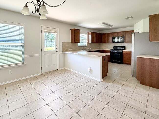 Building Photo - 165 Flagstone Trail