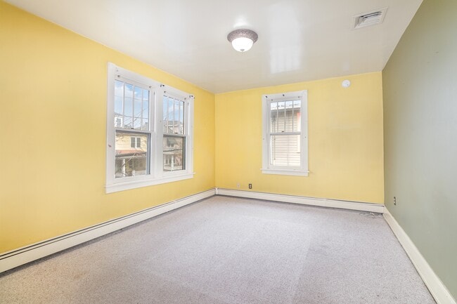 Building Photo - 429 S Pitt St