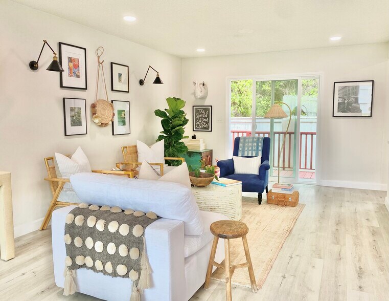 Building Photo - 2019 Curtis Ave