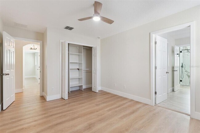 Building Photo - 6615 Helmsley Cir