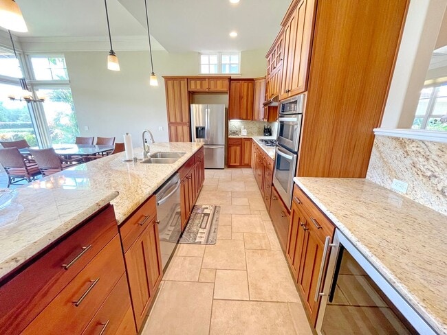 Building Photo - Luxury Island Living in Hokulani Golf Vill...