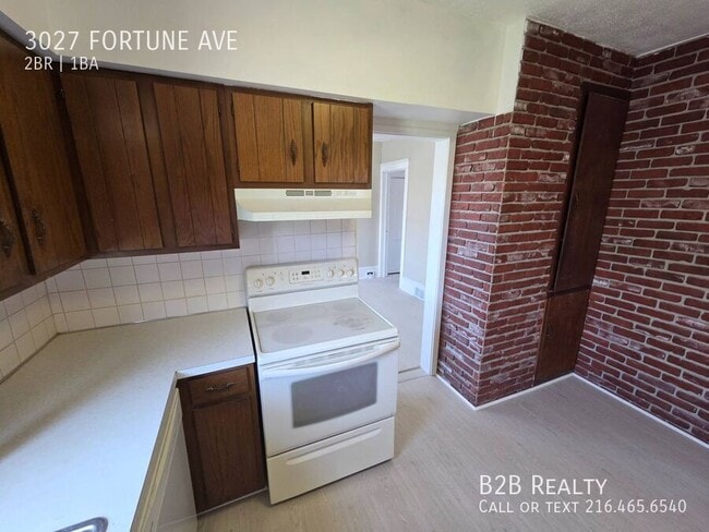 Building Photo - 3027 Fortune Ave