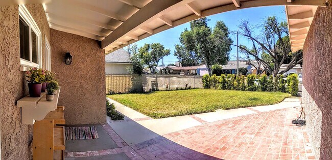 Building Photo - 6532 Gross Ave