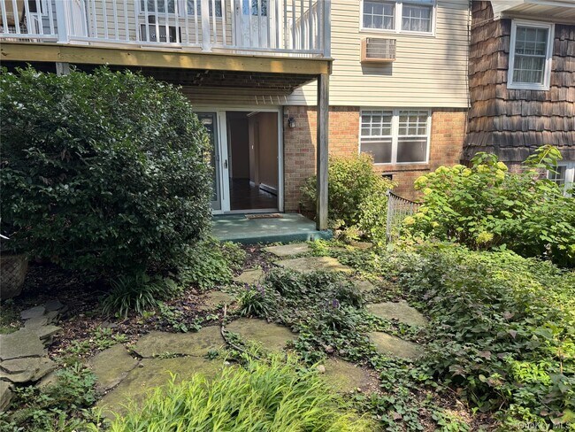 Building Photo - 9 Harbour Ln