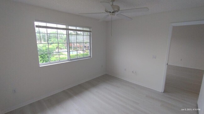 Building Photo - 4155 N Haverhill Rd