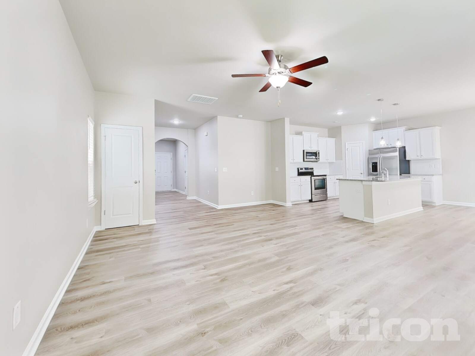 Building Photo - 143 Spring Knoll Dr