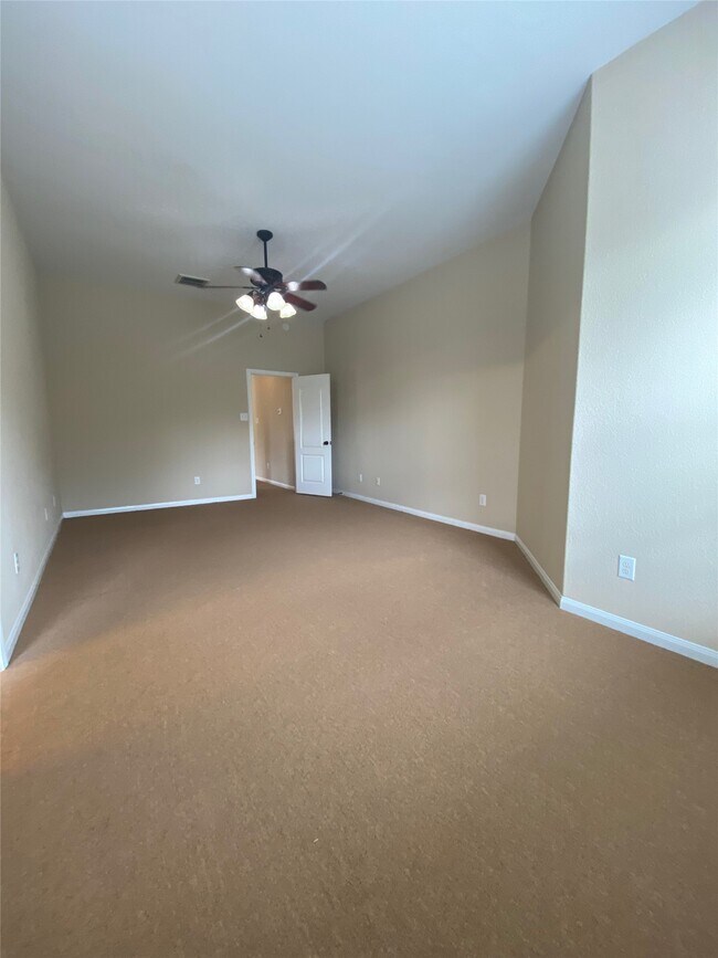 Building Photo - 15 Sagamore Ridge Pl