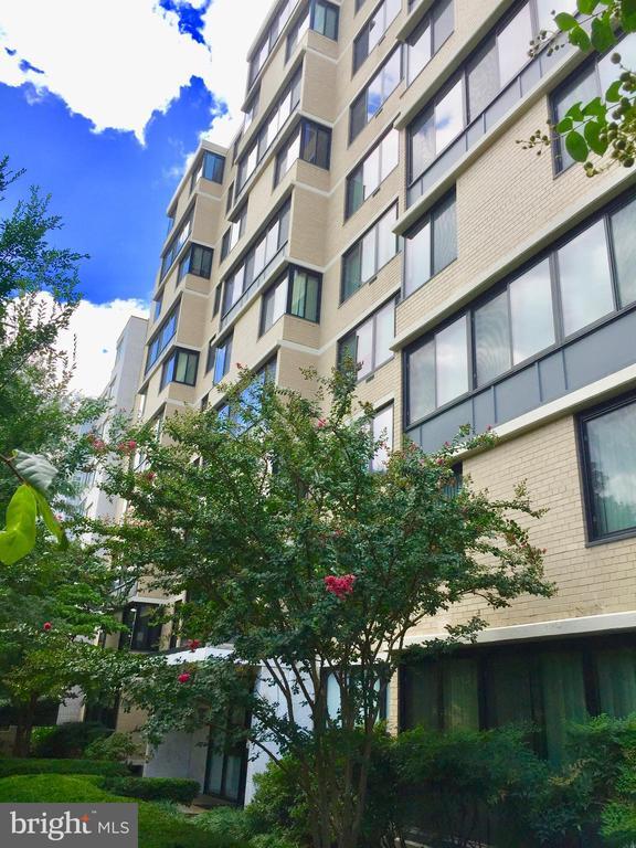 Primary Photo - 2030 F St NW