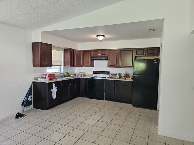 Building Photo - 472 N Willowwood Point