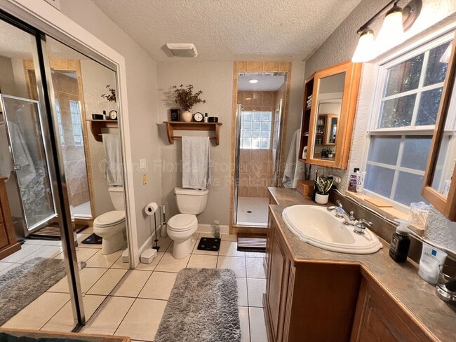 Building Photo - 750 Royal Palm Ct