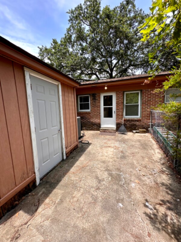 Building Photo - 639 Windermere Blvd