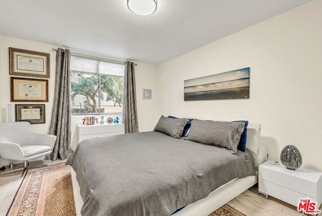 Building Photo - 927 Kings Rd