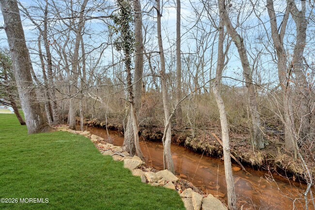 Building Photo - 429 Lake Ave