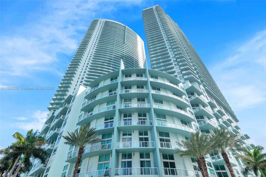 Front of Structure - 1900 N Bayshore Dr