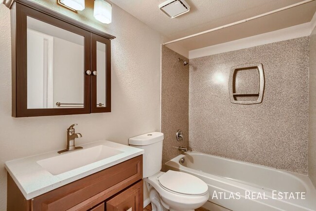 Building Photo - 2029 Whitehorn Dr N