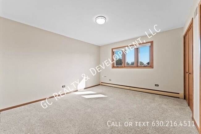 Building Photo - 1513 N La Grange Rd