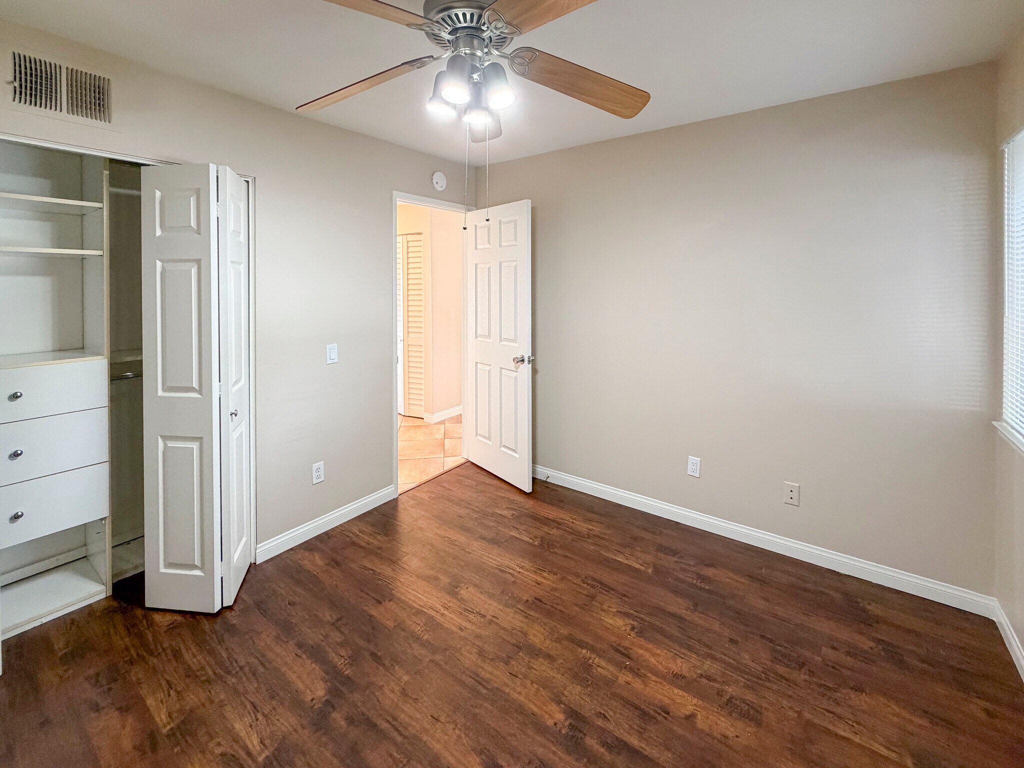 Building Photo - 28606 Conejo View Dr