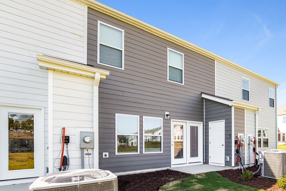 Building Photo - 213 Brook Farm Ln