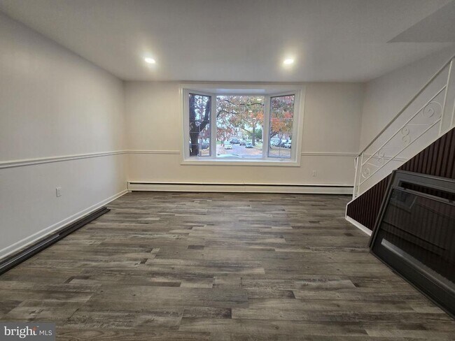 Primary Photo - 15057 London Rd