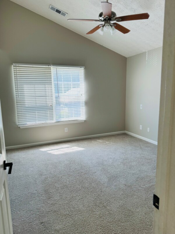 Building Photo - 208 Oak Grove Way