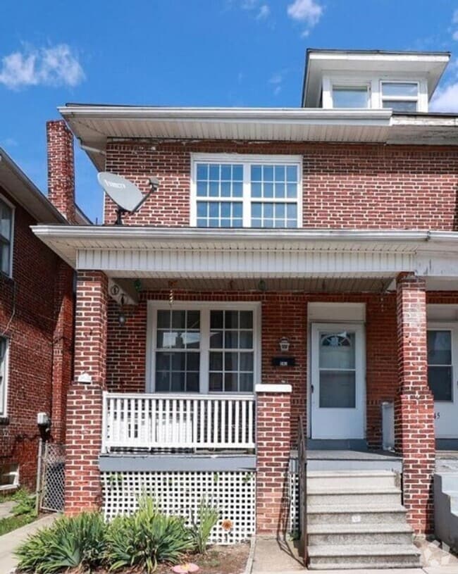 Building Photo - Coming Soon - Charming 3 Bedroom, 1 Bath H...