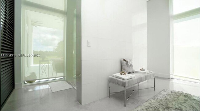 Building Photo - 1901 SE Ranch Rd S