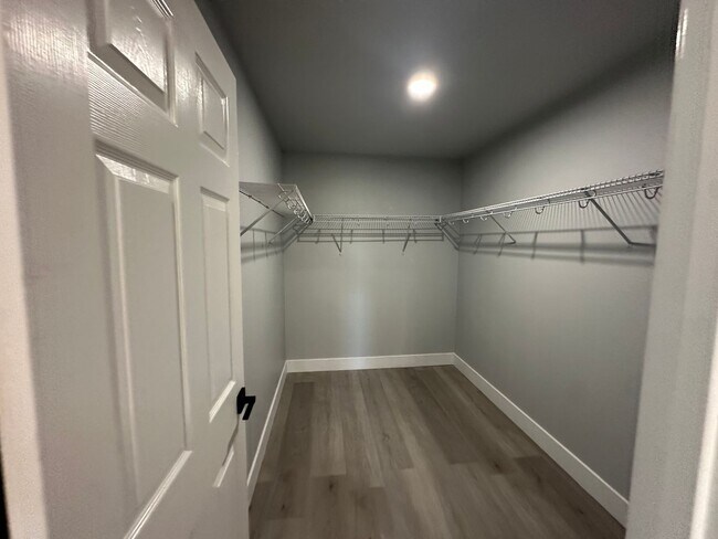 Building Photo - 1435 Lever Blvd