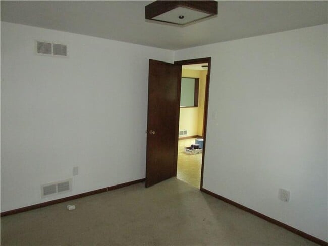 Building Photo - 125 Rock Run Rd