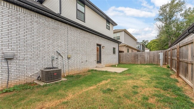 Building Photo - 334 W Kinniburgh Dr
