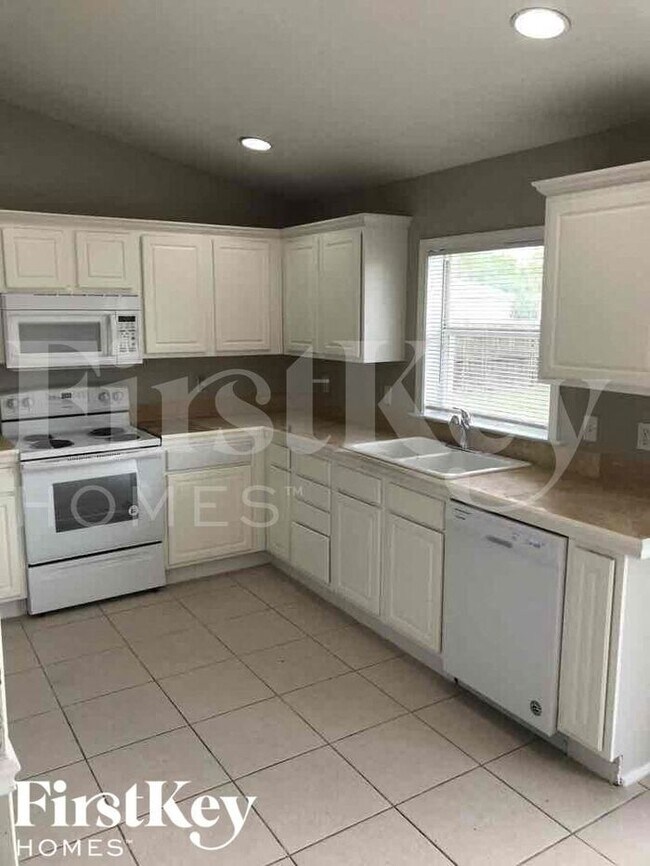 Building Photo - 1908 SW Beard St