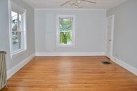 Building Photo - 208 Irving St