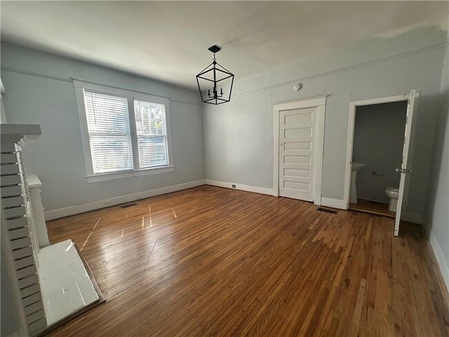 Building Photo - 262 Roper St