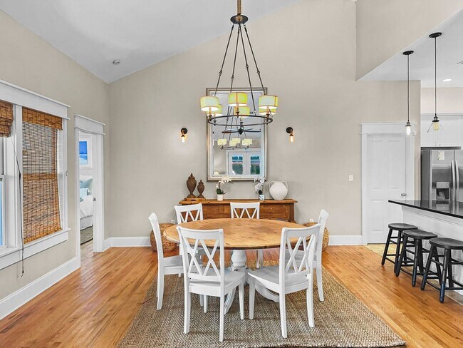 Building Photo - 50% off first months rent.  Open 3 bedroom...