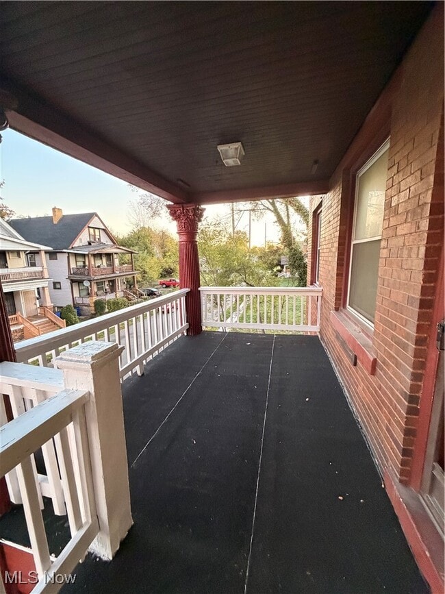 Building Photo - 10512 Greenlawn Ave