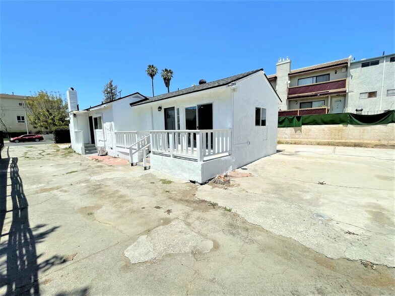 Building Photo - 8650 Orion Ave