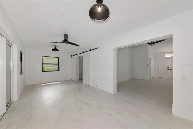 Building Photo - 1658 Ridgewood Ln