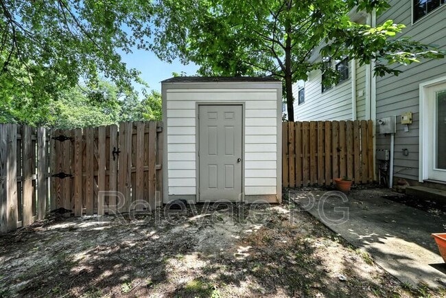 Building Photo - 7806 Balineen Ct
