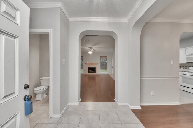 Building Photo - 1502 Brook Grove Dr