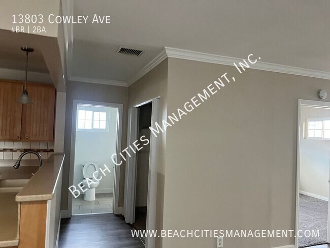 Building Photo - 13803 Cowley Ave