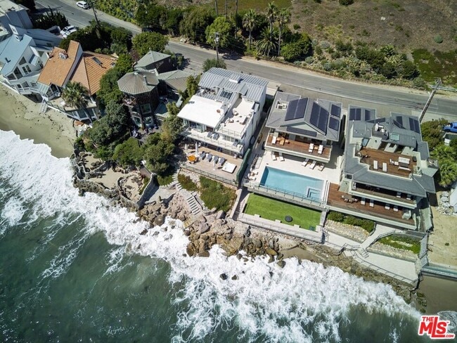 Building Photo - 24382 Malibu Rd