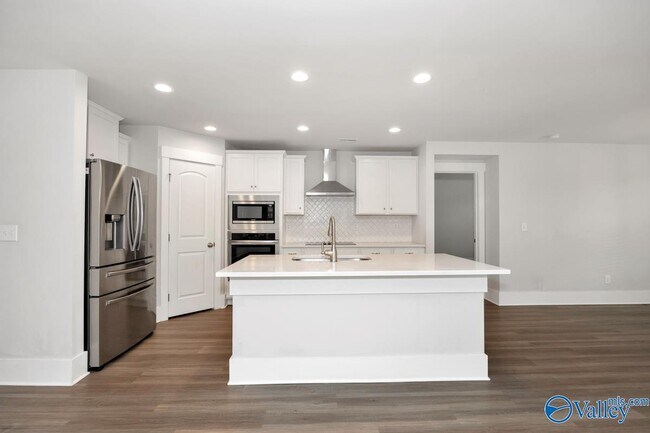 Building Photo - 100 River Springs Ct