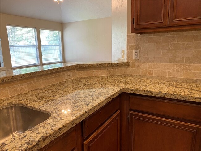 Building Photo - 4401 Egret Dr