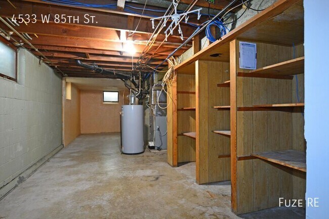 Building Photo - 4533 W 85th St