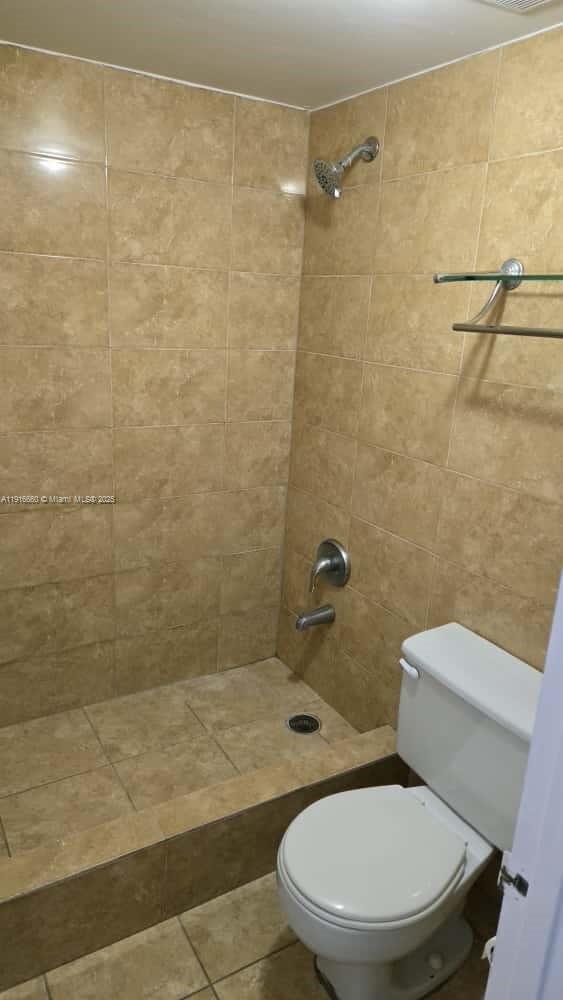 Building Photo - 13707 Kendale Lakes Cir