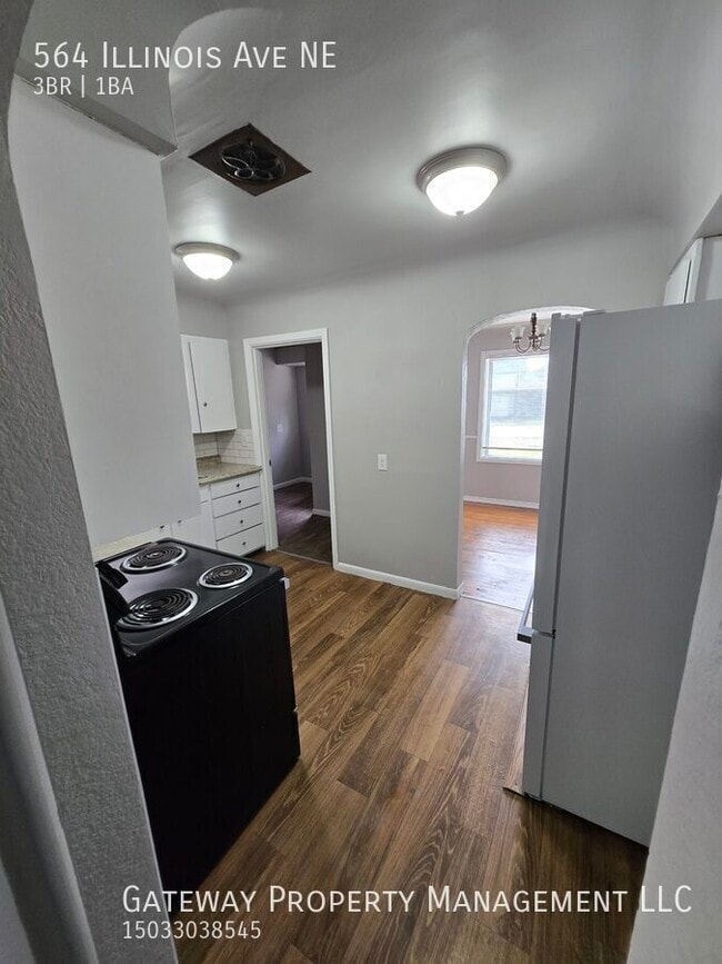 Building Photo - 564 Illinois Ave NE